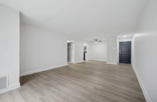7400 Roosevelt Gallery 2