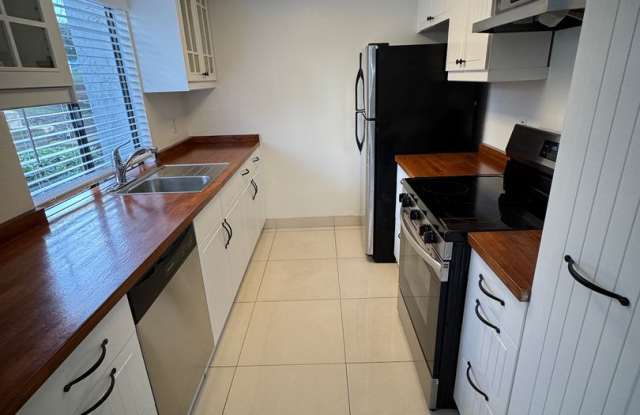 Newly Remodeled 2 Bedroom 2 Bath Condo in Chula Vista - $2600 a month - 1925 Via Las Palmas, National City, CA 91950