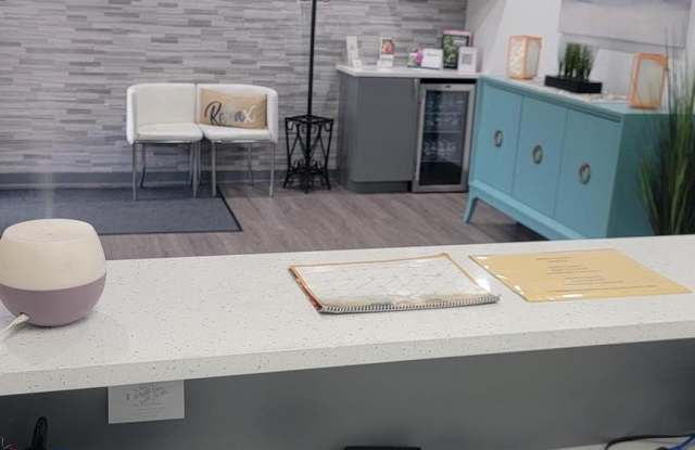 320 MIDDLETOWN Boulevard unit: 303 photos photos