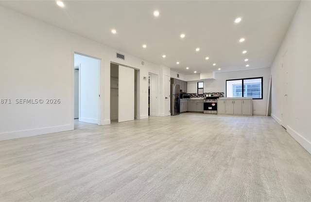 609 Lenox Ave photos photos