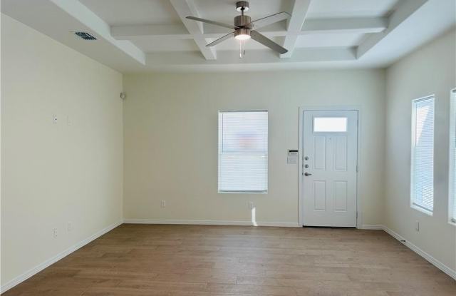 3009 W Driftwood Street Gallery 3