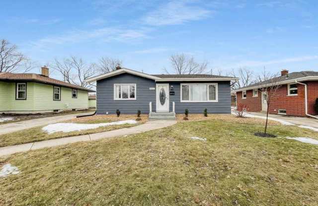 Beautifully Renovated Bi-level 3 bedroom Home - 8827 Manor Avenue, Munster, IN 46321