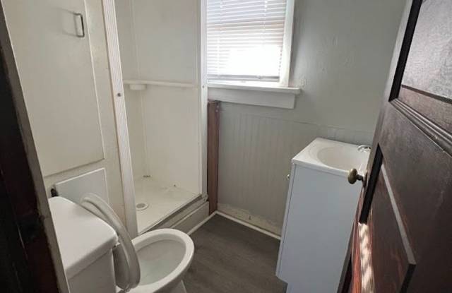 1621 W Jackson St (Wynn Funds LLC) Gallery 3