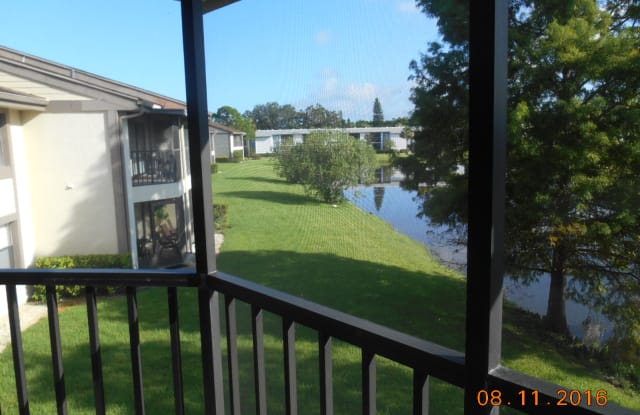 284 Woodlake Wynde Gallery 4