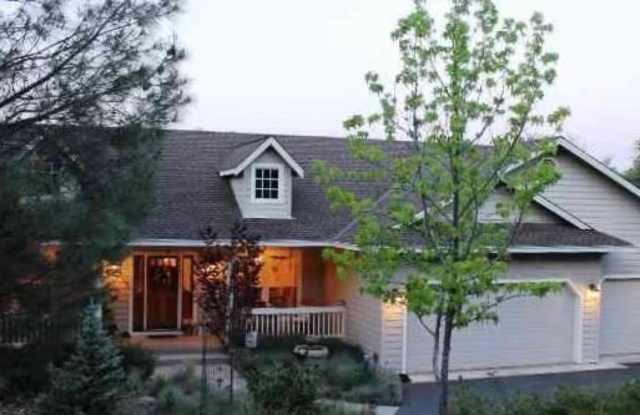 Showings Beginning Next week!!! Gorgeous Semi Custom Apple Valley Home!! photos photos