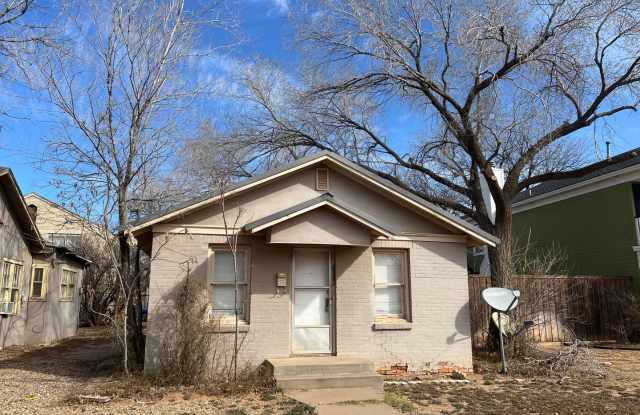 Great 1 Bedroom 1 Bathroom House close to TTU! photos photos