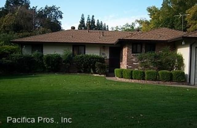 671 El Encino Way - 671 El Encino Way, Arden-Arcade, CA 95864