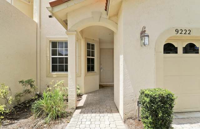 9222 Wentworth Lane Gallery 3