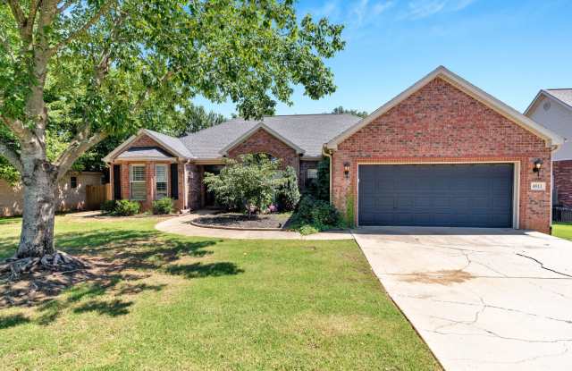 Fabulour Bridgeport S/D Home w/AMAZING outdoor space! MUST SEE photos photos