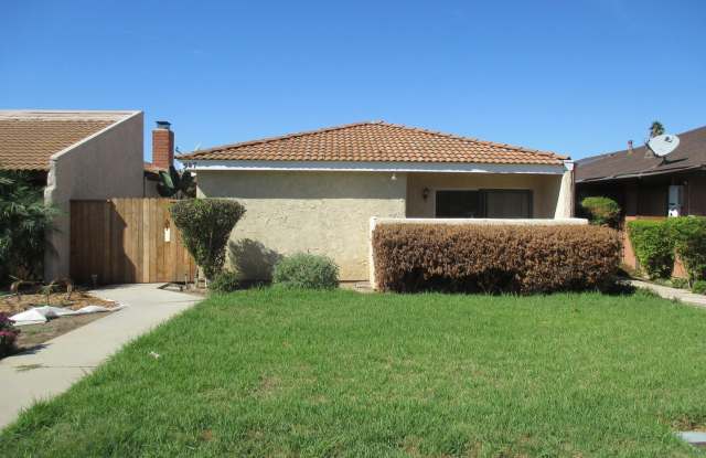 Single-Story 3-Bedroom Home in Central Camarillo Gallery 1