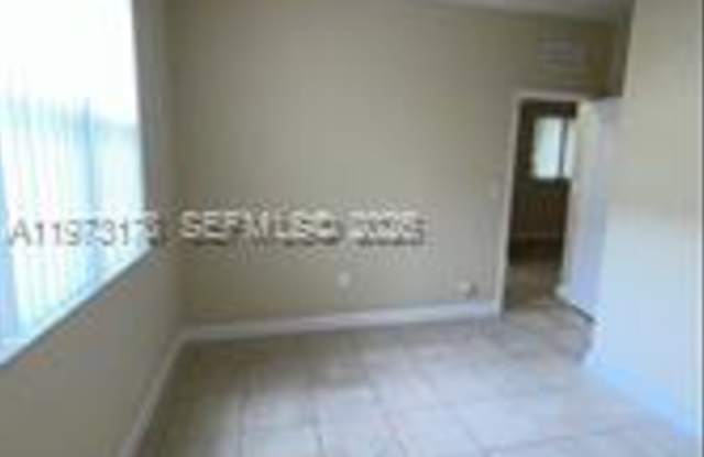 1661 Southeast 29th Court Gallery 2