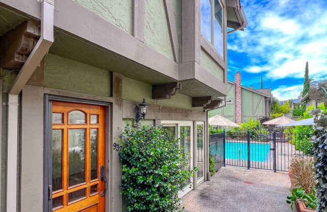 Beautifully Remodeled St. Helena Townhome with Pool Access & 2-Car Garage photos photos Beautifully Remodeled St. Helena Townhome with Pool Access & 2-Car Garage photos photos