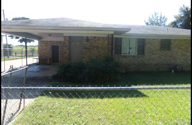 6101 Young Road Gallery 3