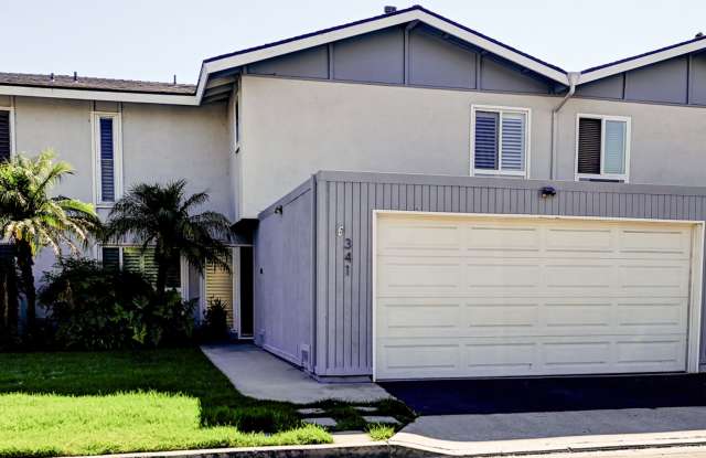Updated, 3 bedroom 2.5 bath townhouse located in the Newport Riviera Community photos photos