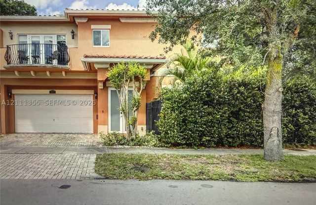 403 SW 12th Ct Gallery 1