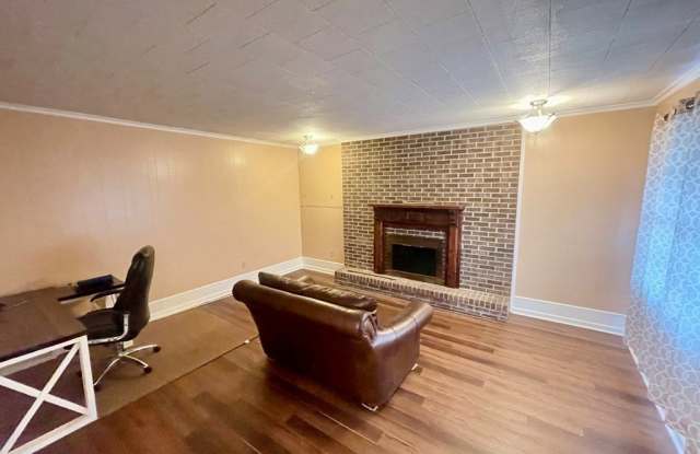 104 Lynn Circle Gallery 2