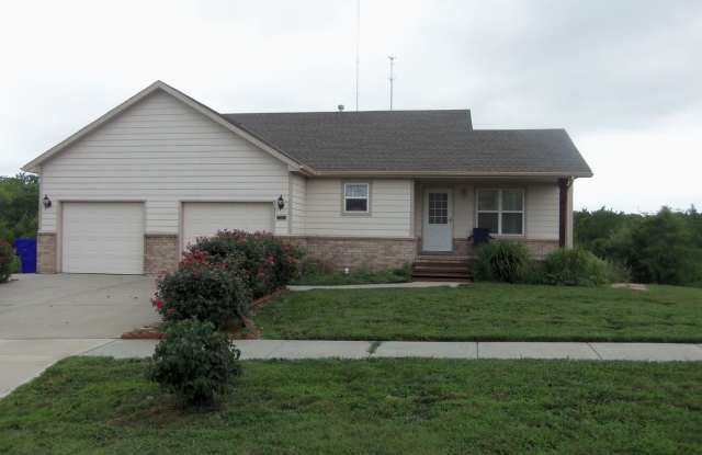 1108 Oakview Drive - 1108 Oakview Drive, Junction City, KS 66441