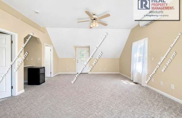 Spacious Private Room in Quiet Neighborhood Gallery 4