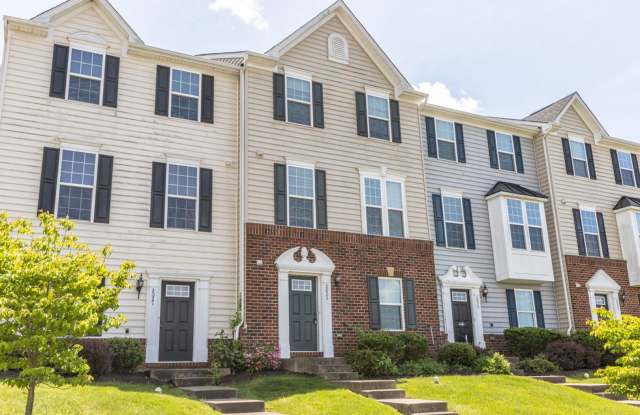 Luxurious Townhome with Finished Basement & 2-Car Garage — 2023 Verona Court! photos photos Luxurious Townhome with Finished Basement & 2-Car Garage — 2023 Verona Court! photos photos