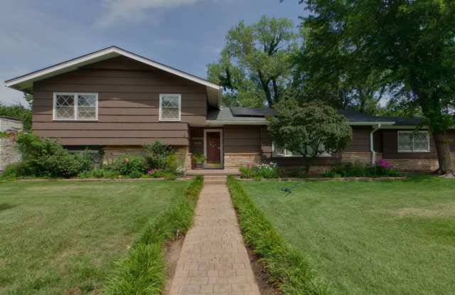 FULLY FURNISHED 5 BEDROOM HOME!!! photos photos FULLY FURNISHED 5 BEDROOM HOME!!! photos photos