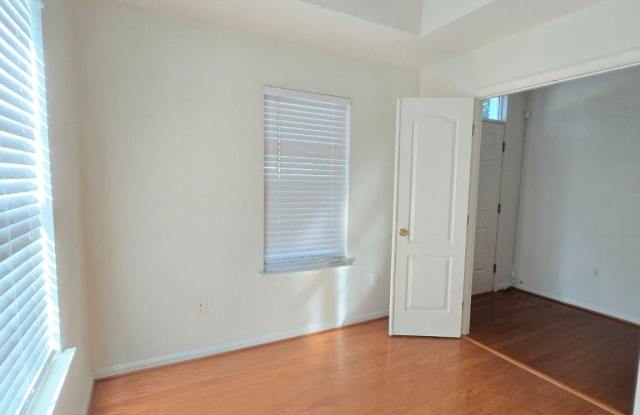 4238 MILLEDGE Boulevard Gallery 4