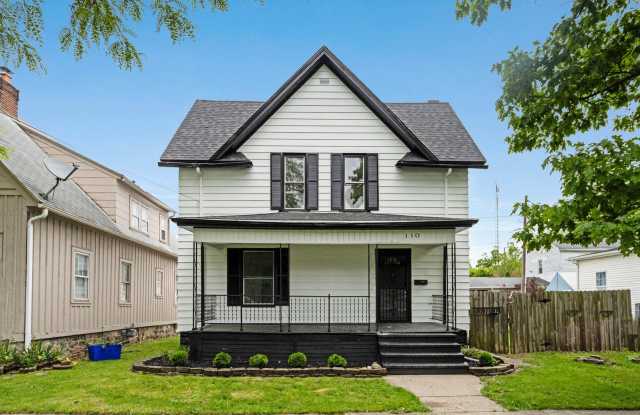 3 bedroom house in Kendallville! CHRISTMAS SPECIAL!! - 110 North Sheridan Street, Kendallville, IN 46755