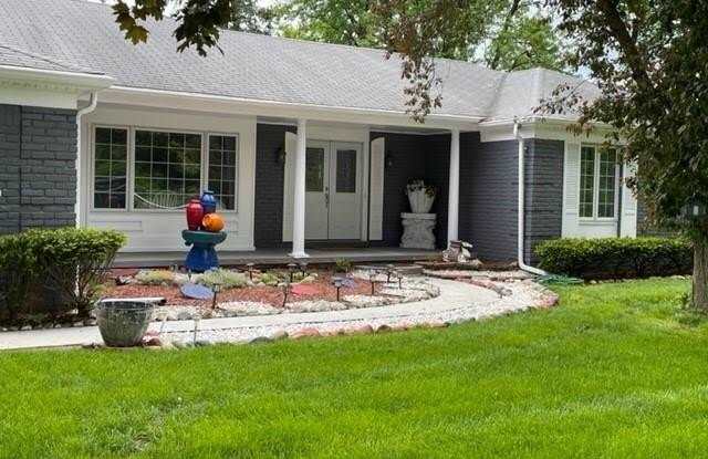 429 BELLA VISTA Drive - 429 Bella Vista Drive, Genesee County, MI 48439