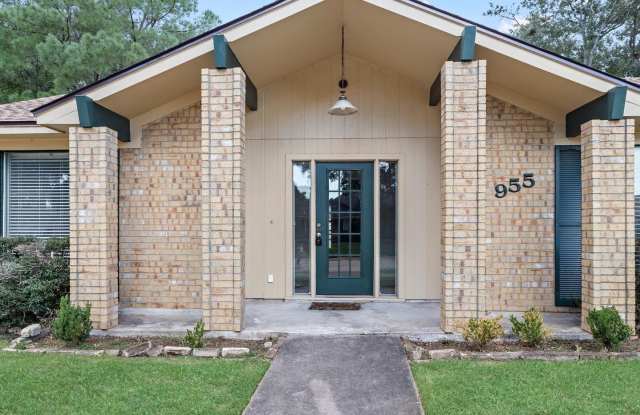 955 Shakespeare Drive Gallery 2