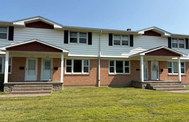 2 Bedroom, 1.5 Bath Townhouse w/Garage in Camanche, IA - 610 8th Avenue, Camanche, IA 52730