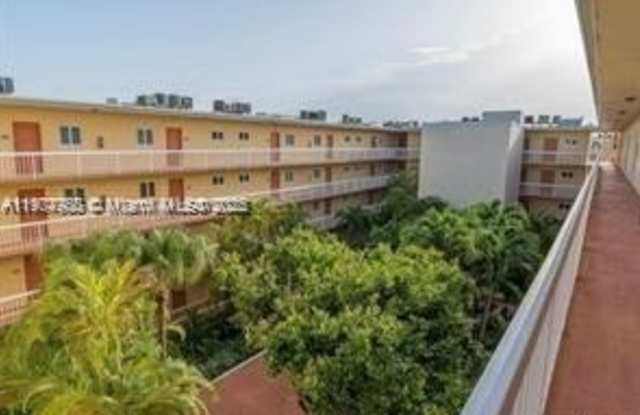 8103 Camino Real - 8103 Camino Real, Glenvar Heights, FL 33143