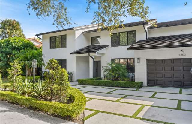 8300 Nw 166th Terrace - 8300 Northwest 166th Terrace, Miami Lakes, FL 33016