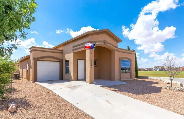 East El Paso 3 bed Refrig A/C next to Park! Gallery 1