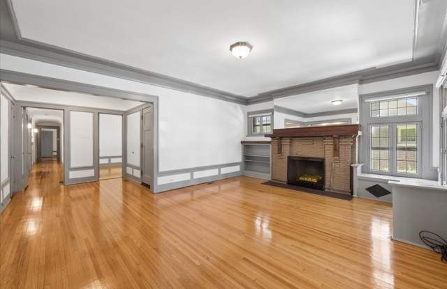 717 W Junior Terrace Gallery 2