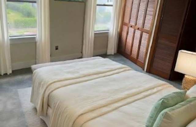 2 Bed / 1 Bath Townhouse in Clairton Gallery 4