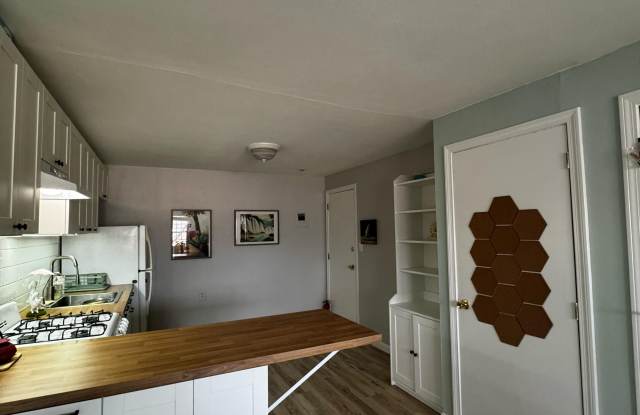180 Tyngsboro Rd Gallery 2