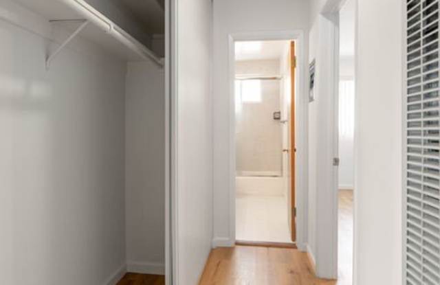 1937 S Shenandoah St Gallery 3