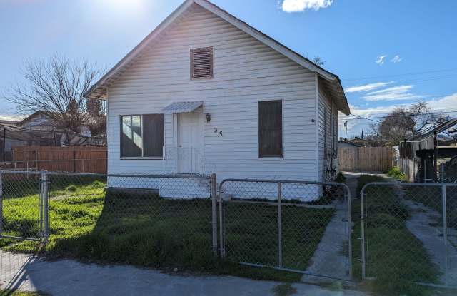 Newly Remodeled 3 Bedroom 1 Bath Home - 35 South F Street, Porterville, CA 93257