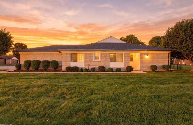654 Country Club Drive Gallery 2