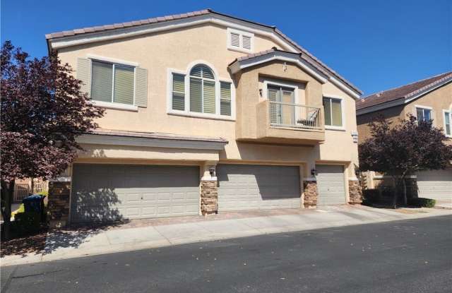 7127 CABIN FEVER Street photos photos