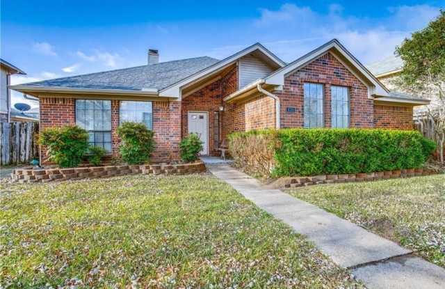435 L Thompson Street - 435 L Thompson Street, Cedar Hill, TX 75104