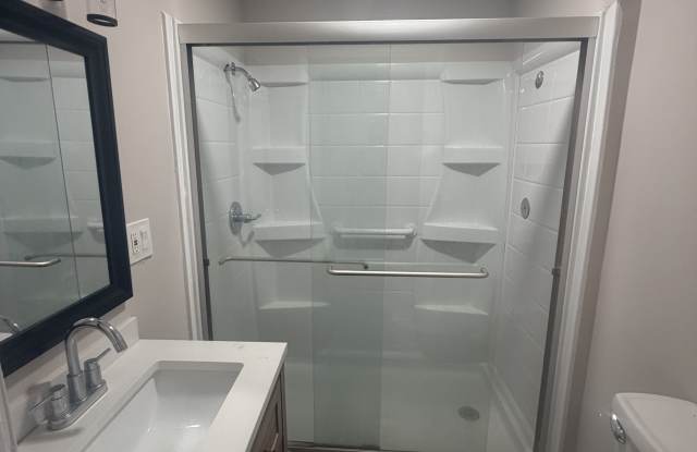 5617 Abbottsford Avenue - 1 Gallery 3