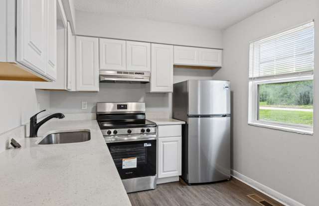 Summer Special! Spacious 3BR Townhome with New Upgrades + $250 Off First Month’s Rent photos photos