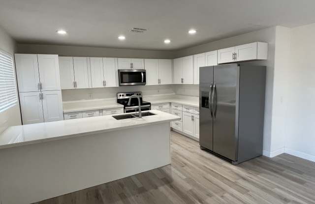 824 W Romo Jones St photos photos