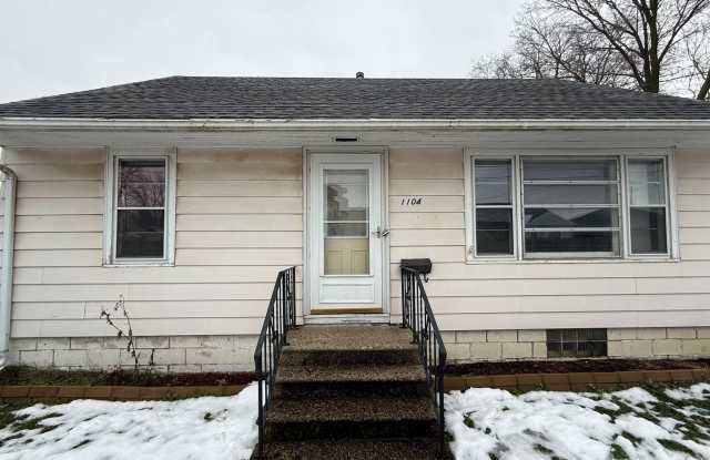 2 Bed | 1 Bath | Single-Family Home | SE Rochester - 1104 1st Avenue Southeast, Rochester, MN 55904