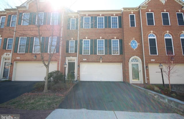 8025 SAMUEL WALLIS STREET - 8025 Samuel Wallis Street, Lorton, VA 22079