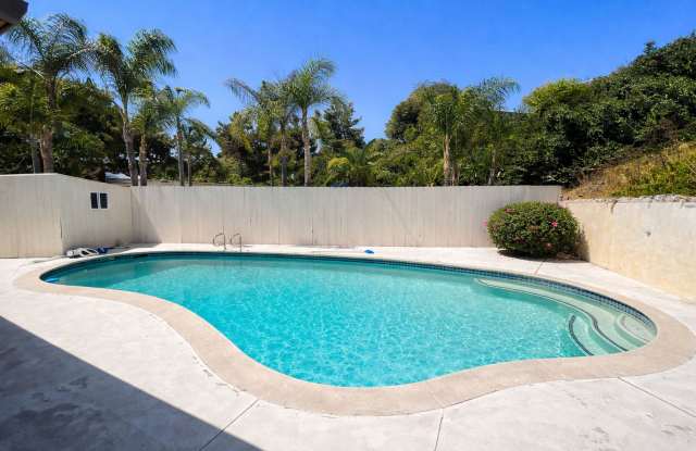 4BD/2BA House w/ Covered Patio  Pool! photos photos