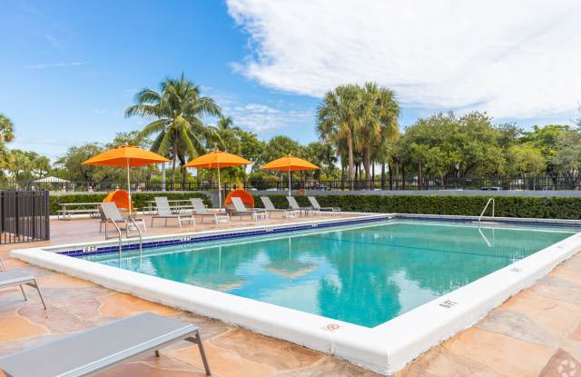 Grand Island Square - 3 Miles to Aventura Mall photos photos