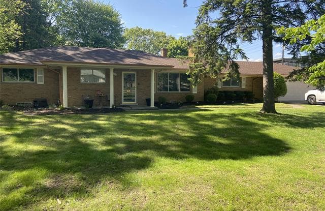 24285 LEE BAKER Drive - 24285 Lee Baker Drive, Southfield, MI 48075
