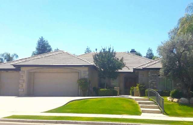 CUSTOM BUILT IN GATED SOUTHERN OAKS !!! APPLICATION PENDING - 4401 Cron Way, Bakersfield, CA 93311