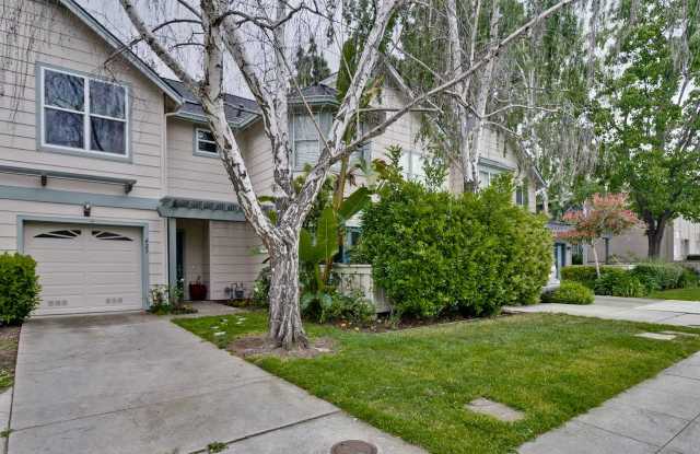 Excellent 2 bedroon 2.5 bath Townhouse suites- Home in A Fantastic Area! - 423 Ortega Avenue, Mountain View, CA 94040